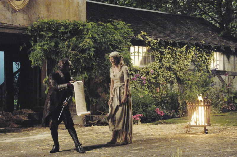 Illustration for article titled Once Upon a Time Episode 1.04 "The Price of Gold" Gallery